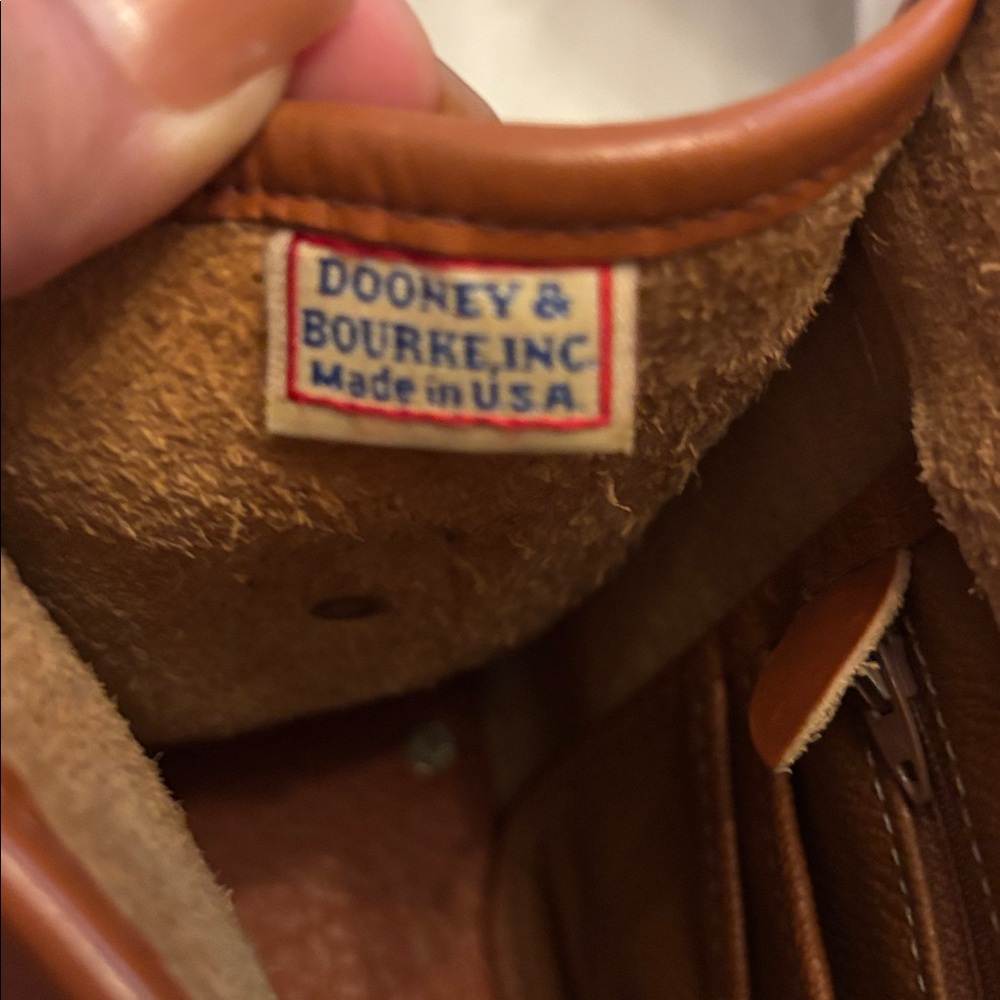 Vintage Like NEW Dooney & Bourke Saddle Pebbled Leather Crossbody Bag - Picture 9 of 12